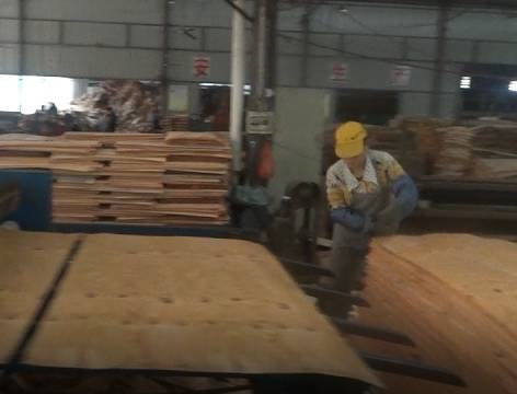2000mm timber peeling machine and core veneer lathe to peel thin wood veneer 